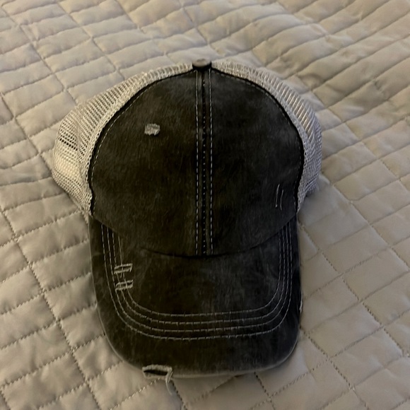 Distressed ball hat - Picture 1 of 2